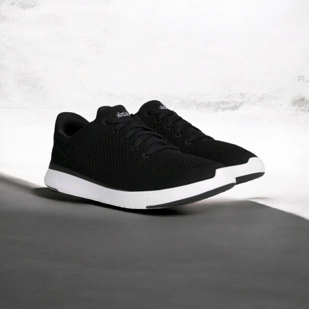 NWT Kizik Lima Unisex Hands-Free Slip-On Breathable Knit Sneakers – Black Size10